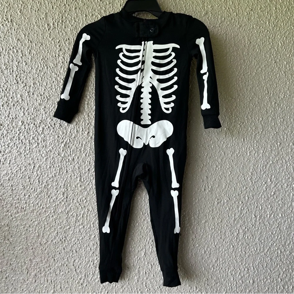 Way To Celebrate Glow In The Dark Halloween Skeleton One-Piece Sleeper 12 Months